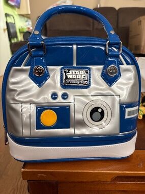 R2D2 Loungefly hand purse